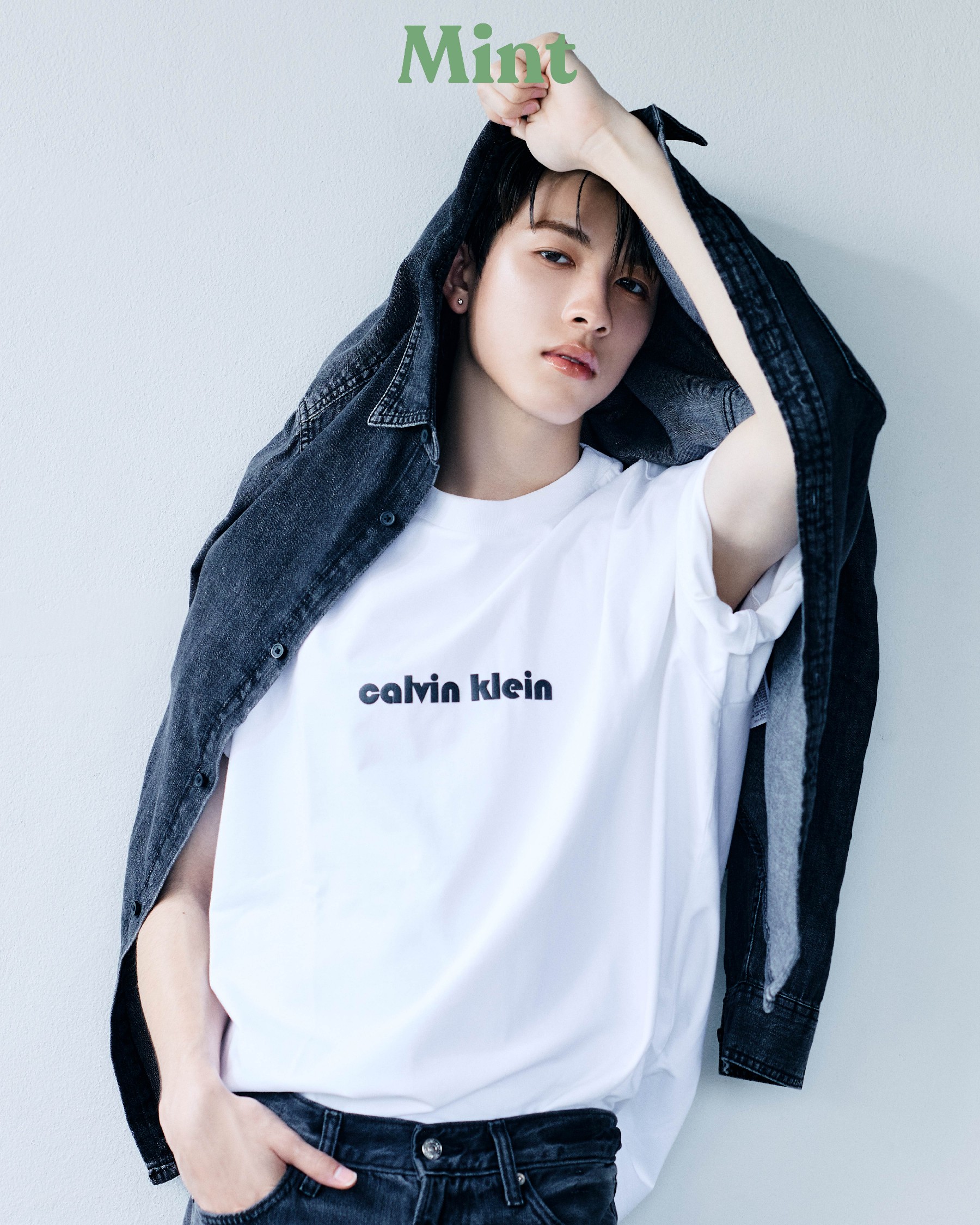 ฮอตกว่าอากาศ! 'อองรี' PROXIE เสิร์ฟลุคเด็ดจาก Calvin Klein ขึ้นปก Mint Digital Cover ประจำเดือนตุลาคม