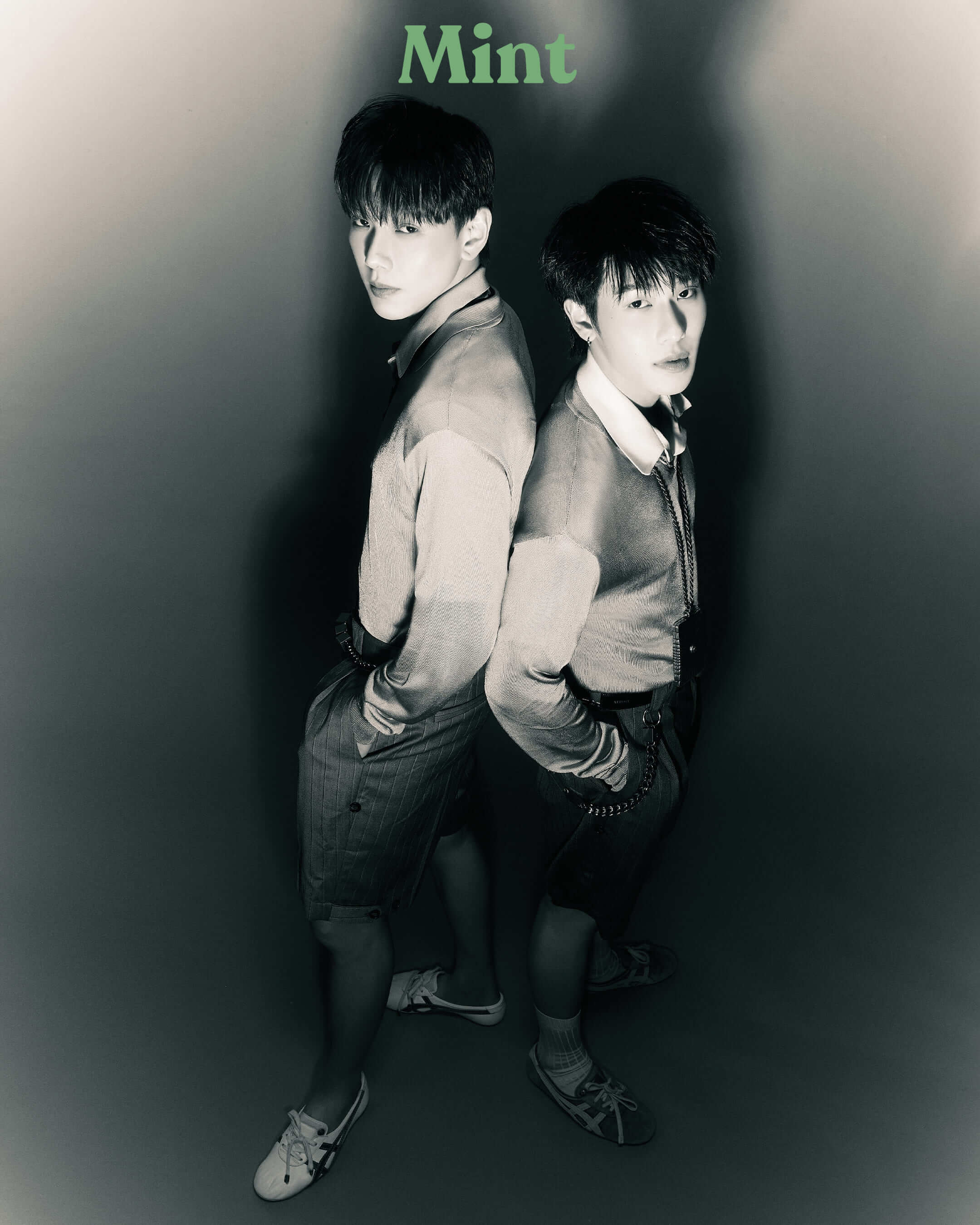 หล่อคู่ดาเมจ! เปิดภาพเซ็ตแรก ‘ต้าห์อู๋-ออฟโรด’ คัมแบ็คถ่ายแฟชั่น จัดเต็มลุคคนฮอตใน Mint Talk