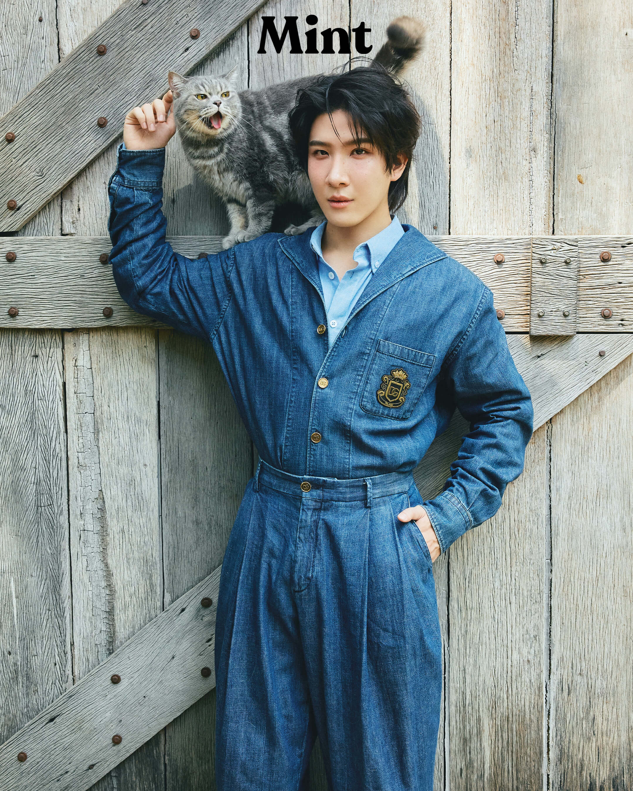 เติมเหมียวไม่หยุด! ‘ข้าวตัง’ สวมบทคุณพ่อ พาน้องหมั่นโถวถ่ายแฟชั่น Mint Pet ใน Mint Vol.33