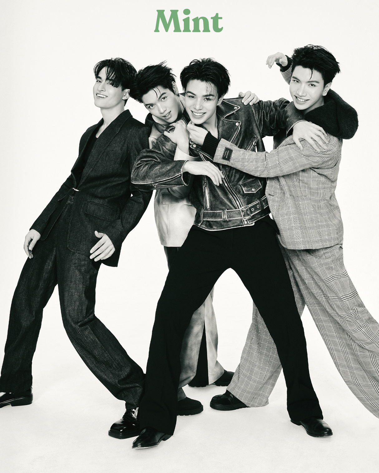 สี่ใบมาเยือน! เปิดภาพเซ็ตแรก CLO'VER แท็กทีมเท่เสิร์ฟพลังน้องใหม่คอลัมน์ Mint Debut ใน Mint Vol.33