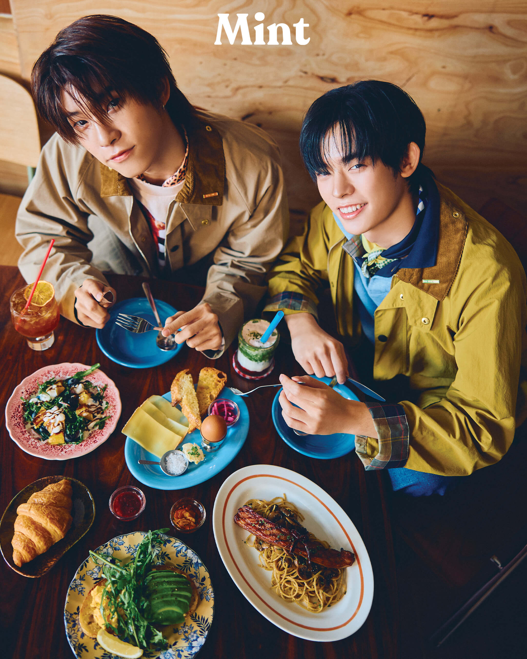 หม่ามี๊เขินแน่! ชวนคู่ฮอต 'ตี๋ตี๋-ป๋อ' ไปคาเฟ่เดทย่านเอกมัยกับ Mint Hang Out ใน Mint Vol.34