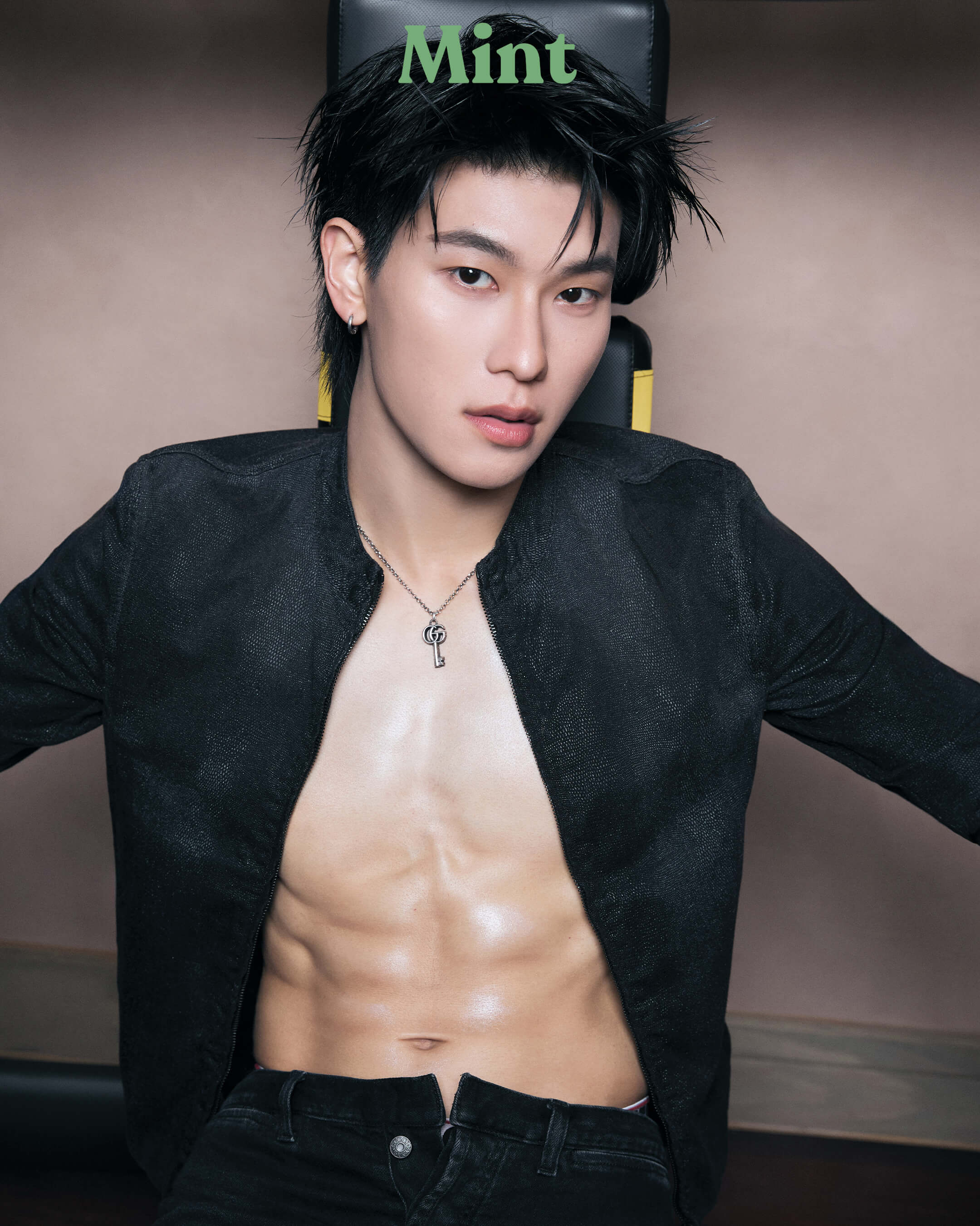 ร่างพี่โต้! เปิดภาพความร้อนแรง ‘ออฟโรด’ อวดหุ่นเซ็กซี่ใน Mint Six Pack